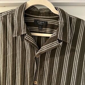MEN’s Large Banana Republic Moss Green and White Striped Shirt